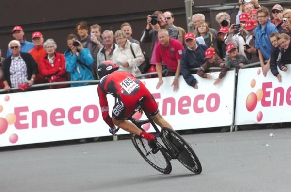 Taylor Phinney (BMC) takes the final corner