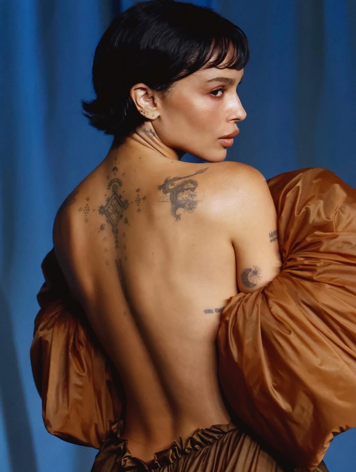 An image of Zoe Kravitz at the 2025 Academy Gala with a micro bob.