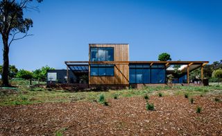The house takes cues from the surrounding nature, making constant links between nature and environment throughout its design
