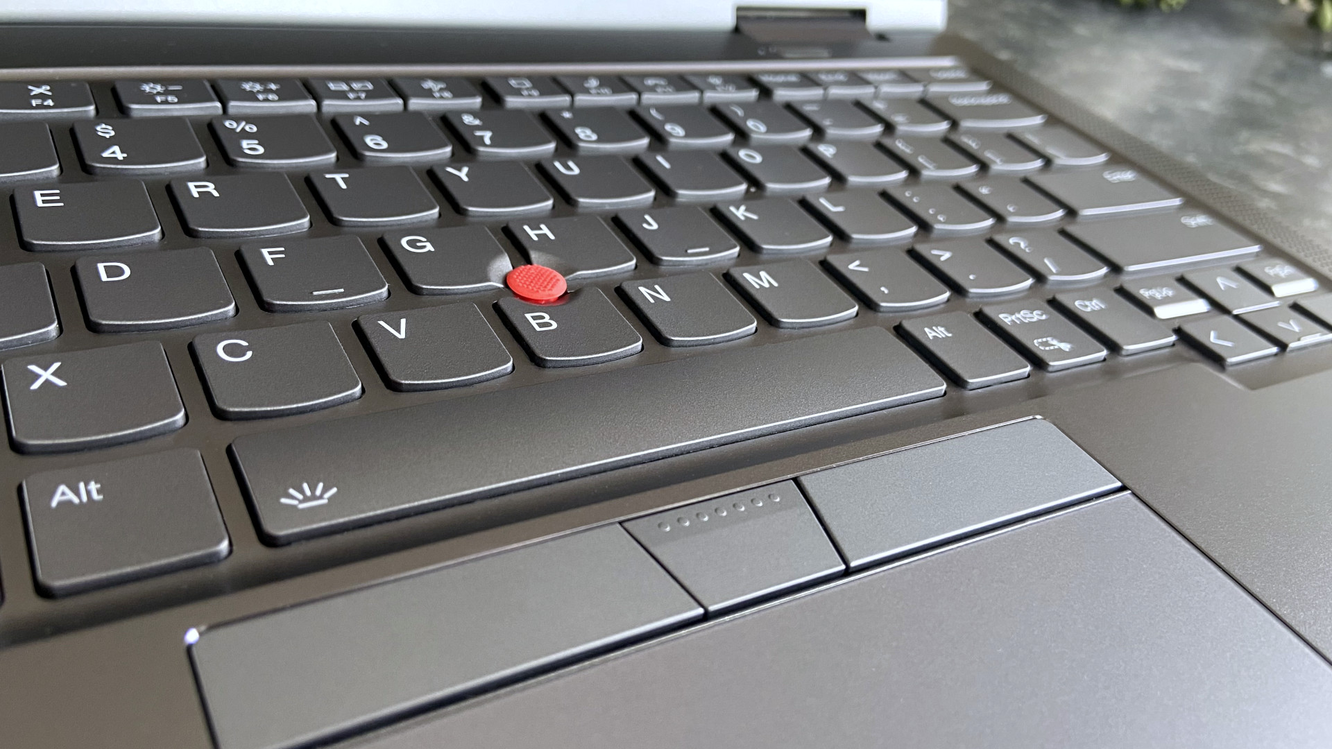 Lenovo ThinkPad X1 Yoga (поколение 8)