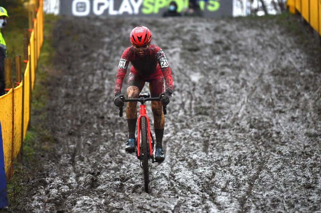 BOOM BELGIUM DECEMBER 04 Anna Kay of The United Kingdom and Starcasino Cx Team competes on a muddy sector during the 7th Superprestige Cyclocross Boom 2021 Womens Elite SPBoom Superprestige2022 on December 04 2021 in Boom Belgium Photo by Luc ClaessenGetty Images