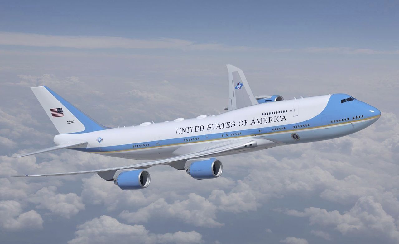 An artist&amp;#039;s concept of the next Air Force One, a Boeing 747-8. 