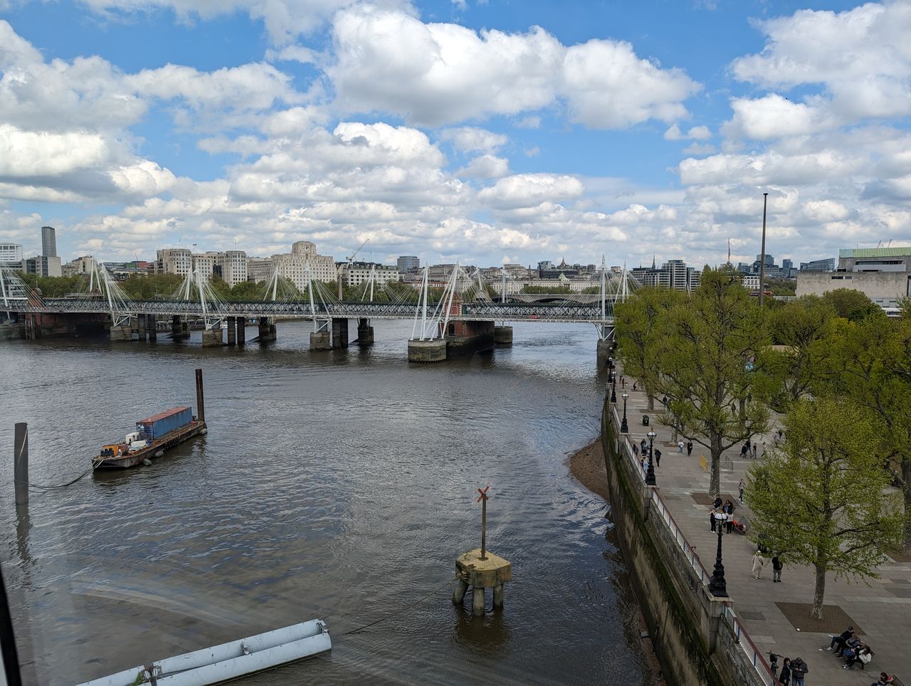 iPhone 15 Pro Max vs. Galaxy S24 Ultra vs. Pixel 8 Pro London Eye photos