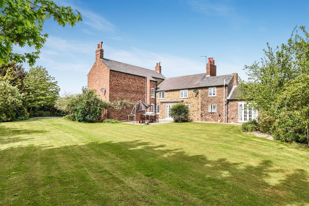 Priory Farm, Rawcliffe Bridge - Hunters 2