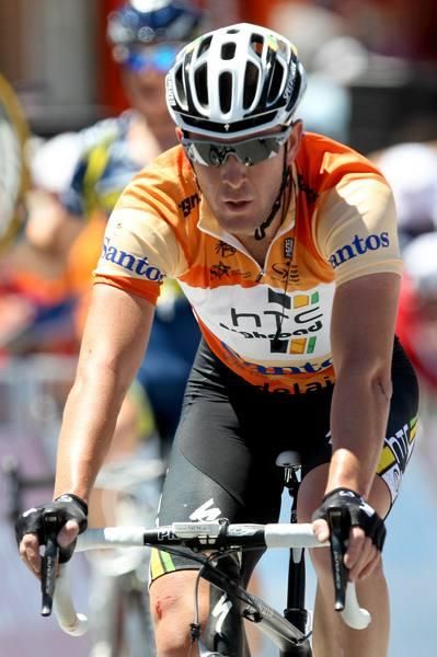 Matt Goss survived the crashes but would lose the leader's jersey.