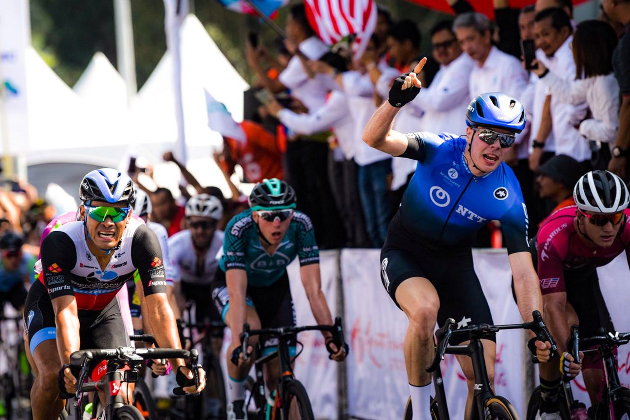 Walscheid celebrates