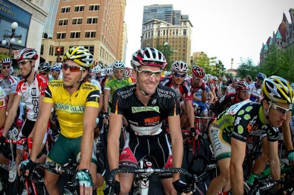 The men take to the start line.