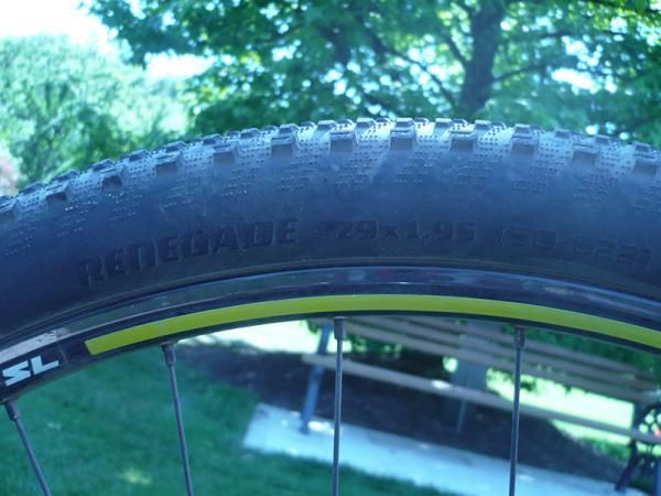 Specialized Renegade tire tread on the Specialized Fate 29er.