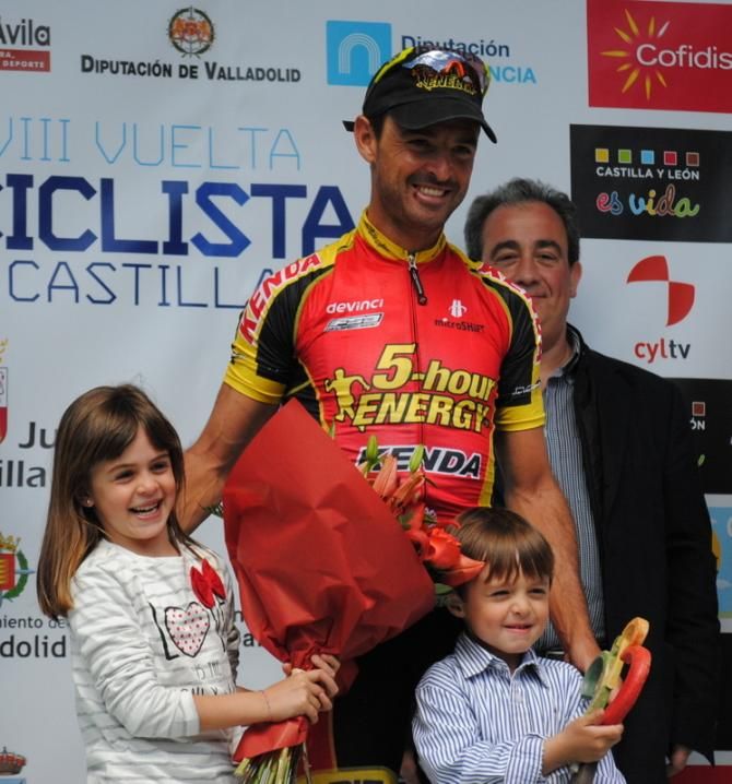 Francisco Mancebo celerbates with his children