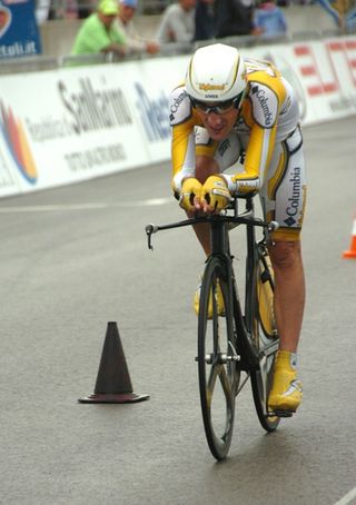Marco Pinotti (Columbia-Highroad) on his way to the win in his championships.