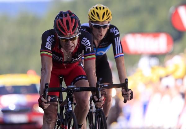 Cadel Evans (BMC) finishes with Bradley Wiggins on his wheel