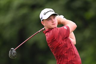 Jayden Schaper hits driver during the 2025 South African Open Championship