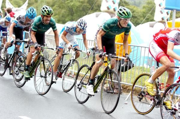 Anthony Charteau (Europcar) goes into the red on the final climb.