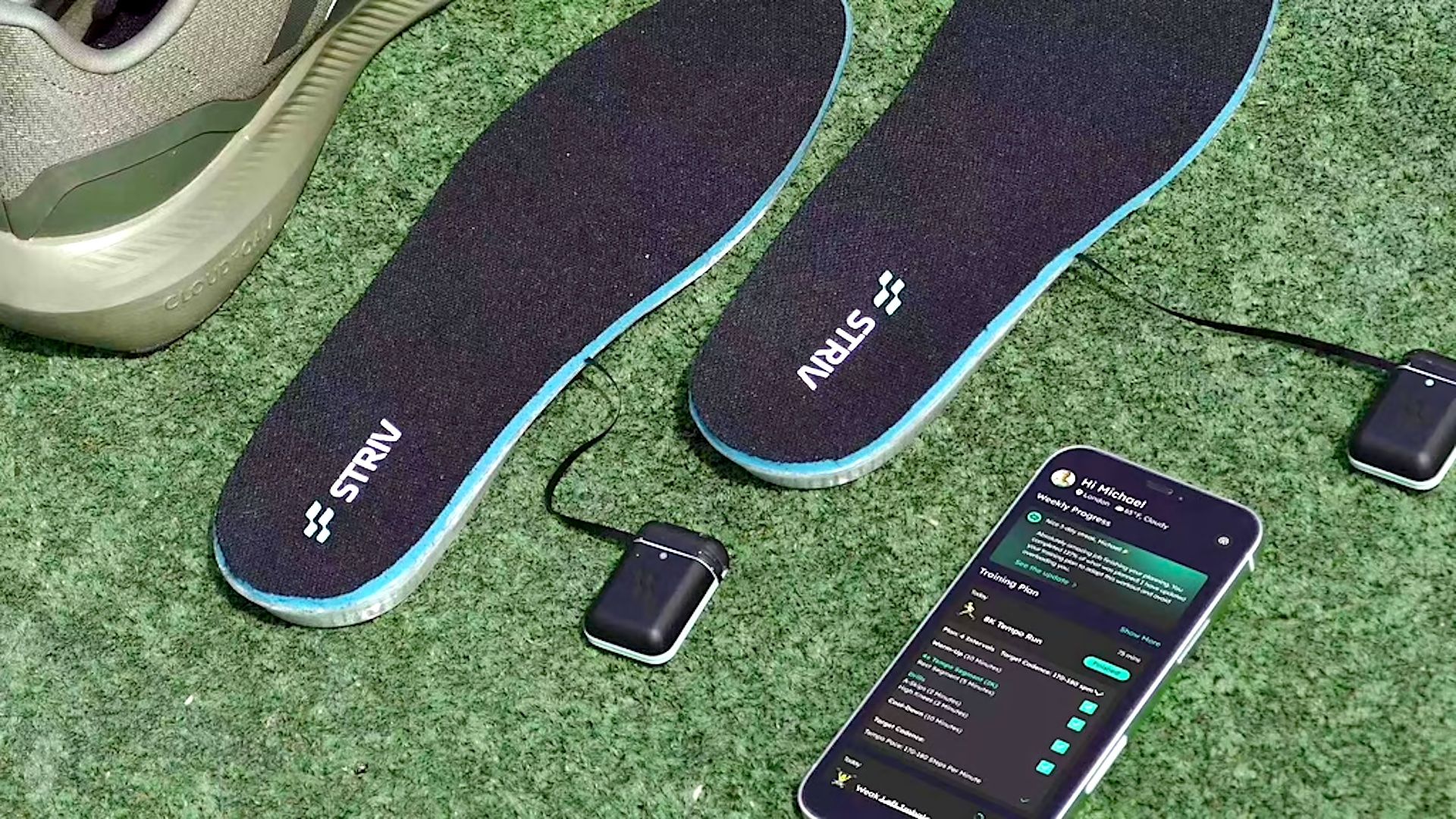 These AI-equipped insoles will give you real-time coaching while