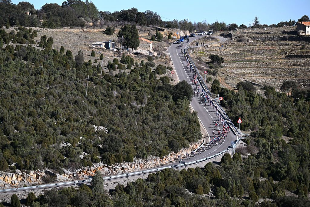 PORTELL DE MORELLA SPAIN FEBRUARY 08 A general view of the peloton competing during the 76th Volta a la Comunitat Valenciana 2025 Stage 4 a 181km stage from Oropesa del Mar to Portell de Morella 1078m on February 08 2025 in Portell de Morella Spain Photo by Szymon GruchalskiGetty Images