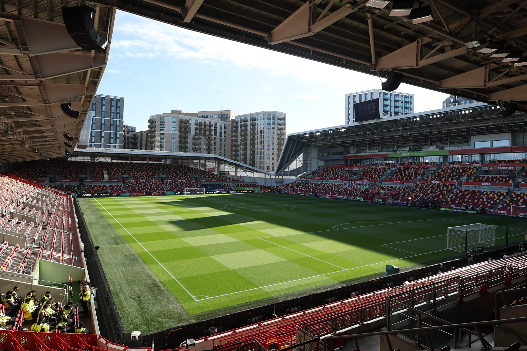 BRENTFORD, ENGLAND - SEPTEMBER 27: General view inside the stadium prior to the Premier League match between Brentford and Manchester United at Brentford Community Stadium on September 27, 2025 in Brentford, England. (Photo by Richard Pelham/Getty Images)