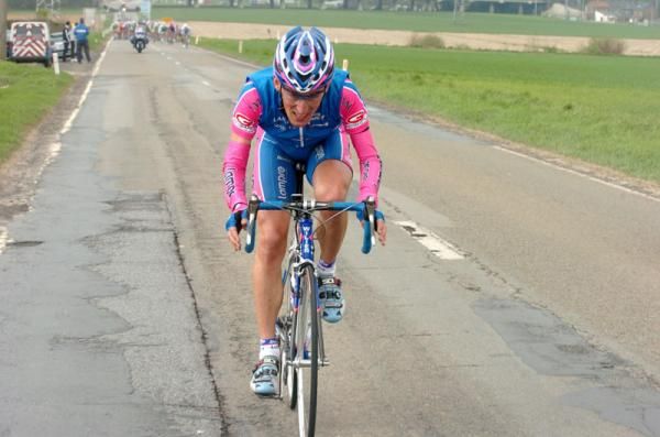A young Marco Pinotti on the attack in 2004
