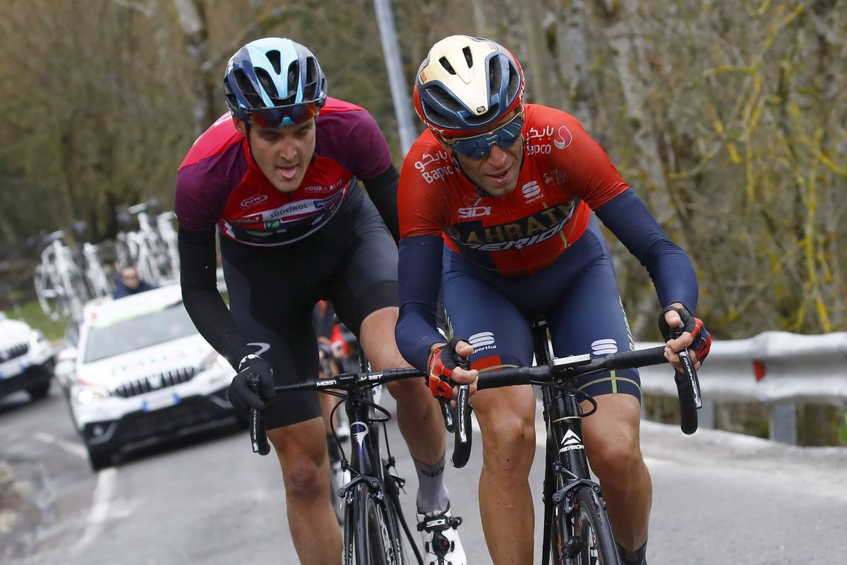 Sivakov shadows Nibali