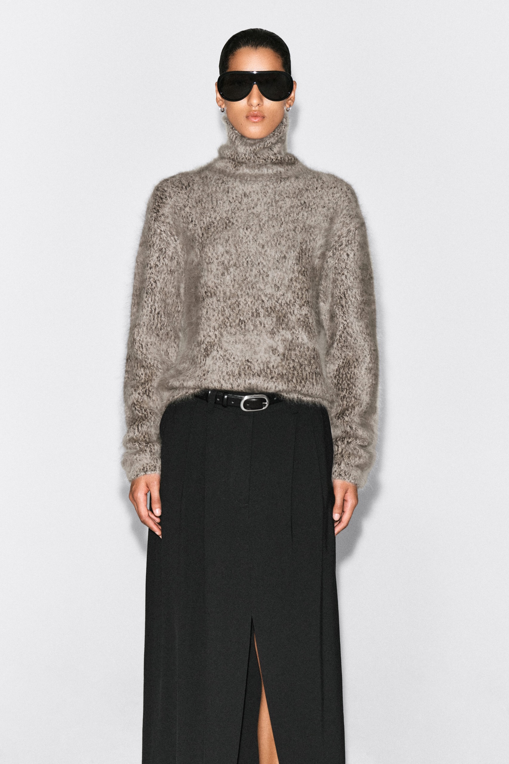 Chunky Brushed-Cashmere Mock-Neck Sweater