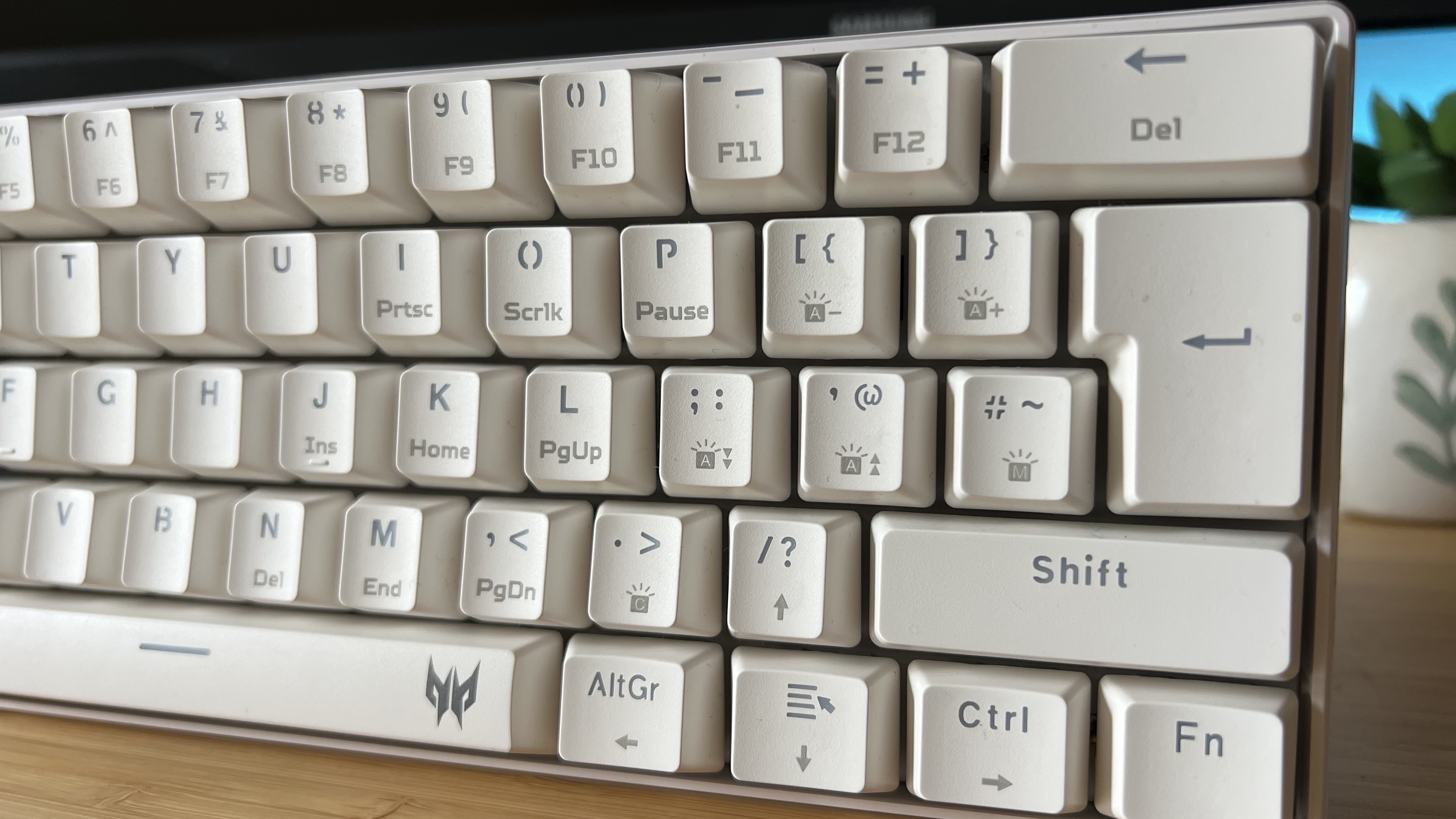 Close up on dual-function keys on right side of Acer Predator Aethon 330 gaming keyboard