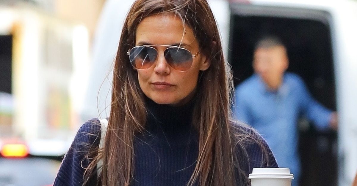 凱蒂荷姆斯 (Katie Holmes) 穿的褲裝潮流比牛仔褲贏得更多讚美