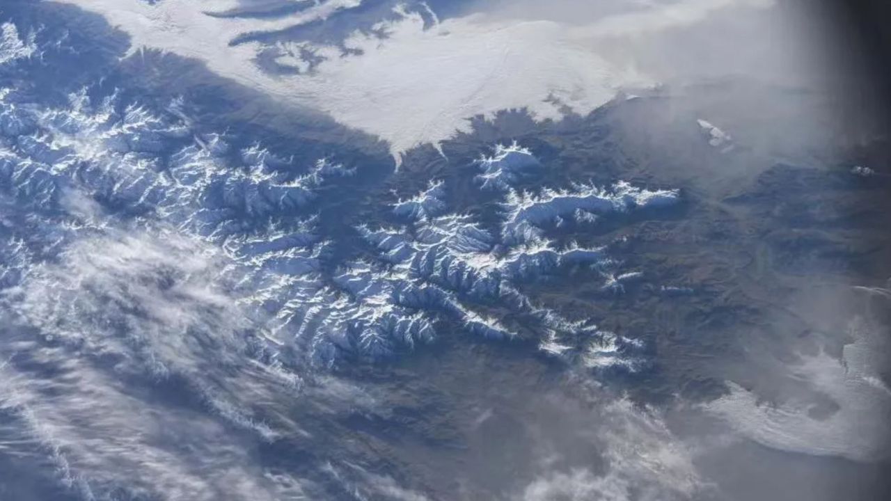 Chinese astronaut Wang Yaping took these images from aboard the Tianhe space station.