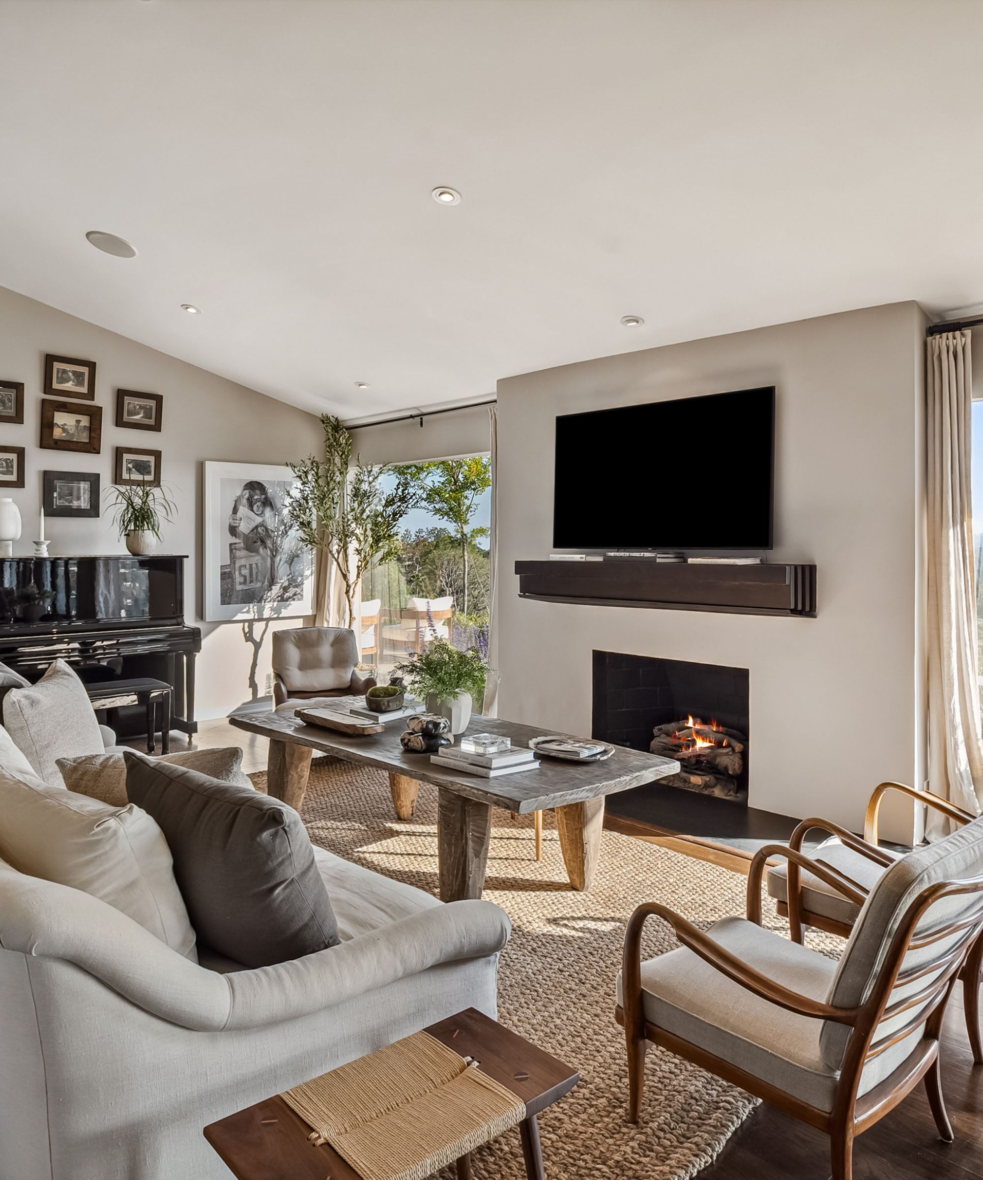 Chris Evans' den