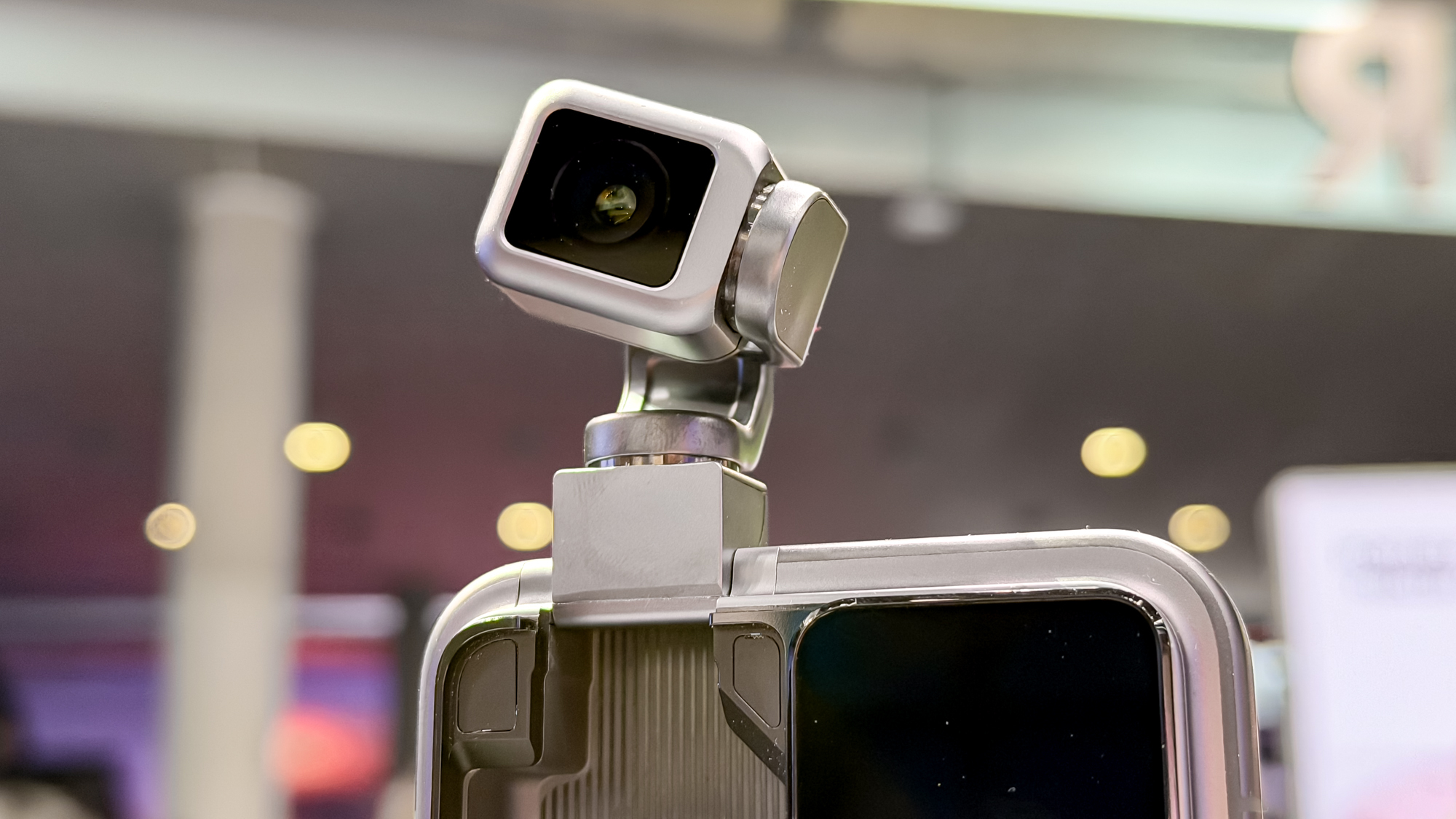 Honor Robot Phone camera on top of gimbal