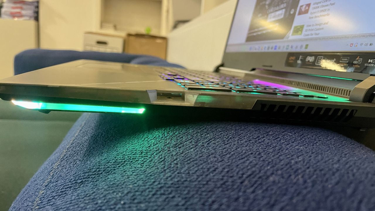 Asus ROG Strix Scar 17 SE (G733)