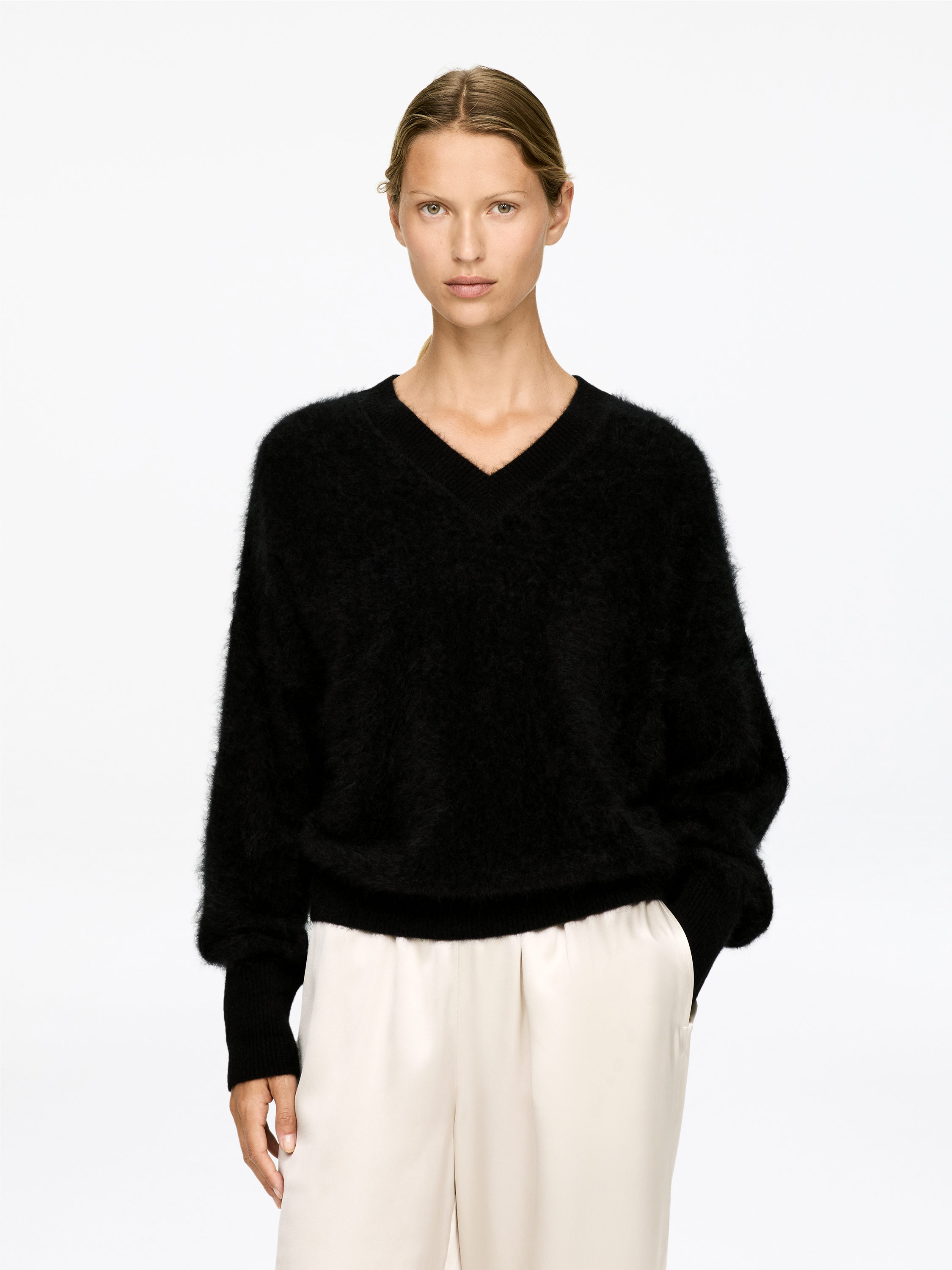 V-Neck Pure Cashmere Jumper – Black – Women – Arket Gb