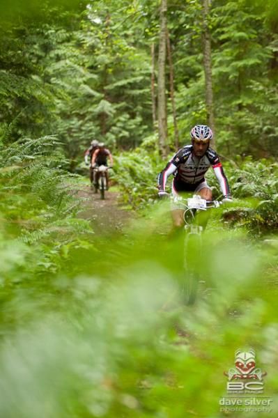 Jason Sager (Jamis) blazes his way through singletrack on stage 5.