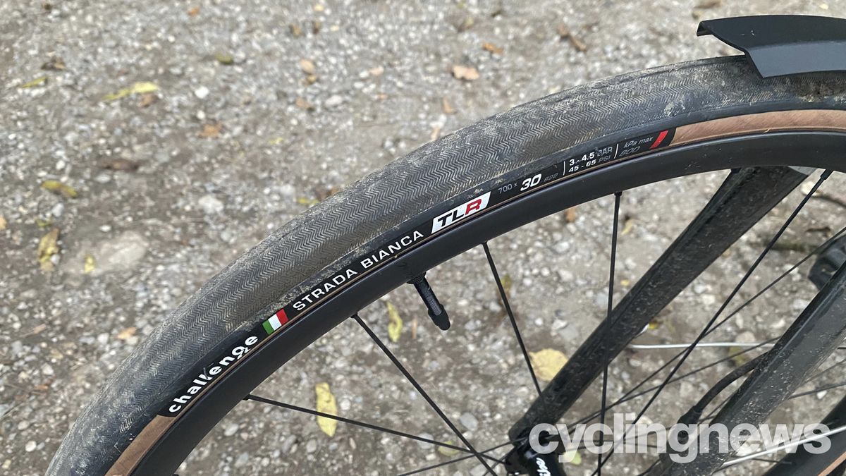Challenge Strada Bianca V-TLR review