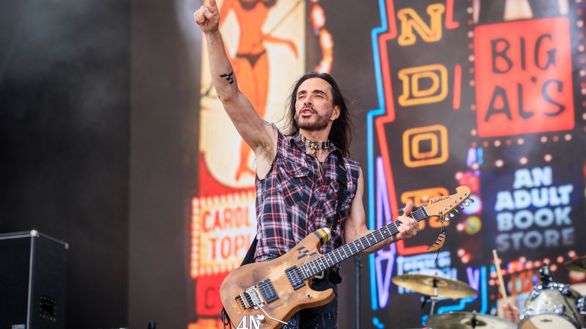  Nuno Bettencourt from Extreme performs on stage at Tons Of Rock Festival 2024 on June 27, 2024 in Oslo, Norway