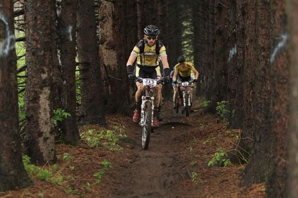 Brian Matter (GearGrinder / Trek) leads Mark Lalonde, Matt Shriver, and Isaac Neff near the end of the first lap.
