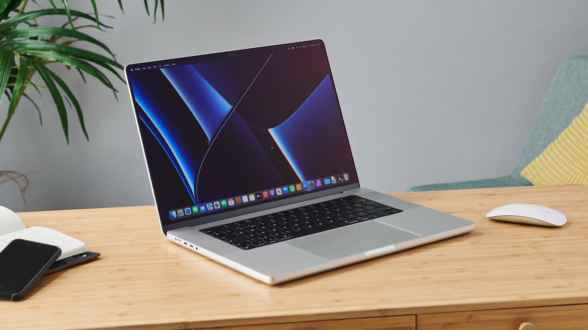 MacBook Pro layar sentuh yang dikabarkan bisa mendapatkan Pulau Dinamis iPhone, tetapi masih kekurangan satu fitur utama