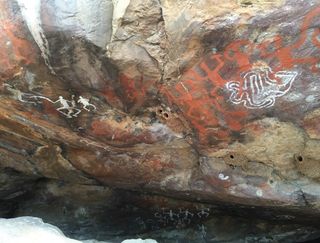 Rock art depicting inter-tribal conflict was found at Gundabooka National Park, just east of Kaakutja's grave.
