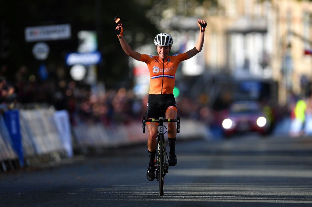 Annemiek van Vleuten wins the elite women&#039;s road race at the 2019 World Championships