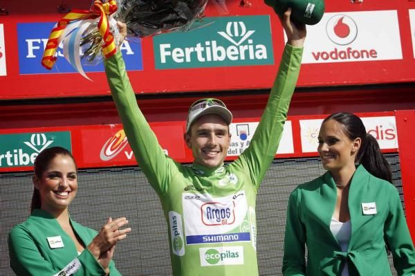John Degenkolb (Argos-Shimano) is in the green jersey.