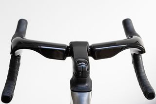 Ribble Allroad Ti Pro UB-2 handlebars photographed from behind