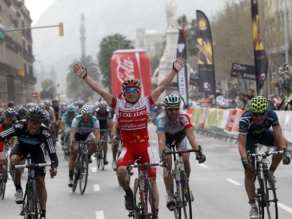 Samuel Dumoulin takes his second stage win.