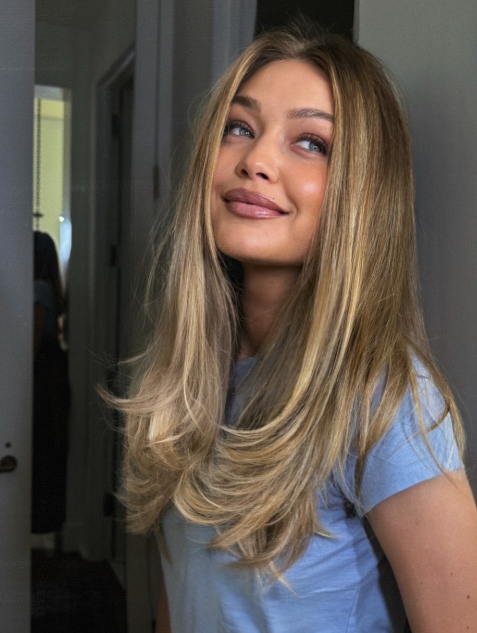Gigi Hadid with 90s layered hair