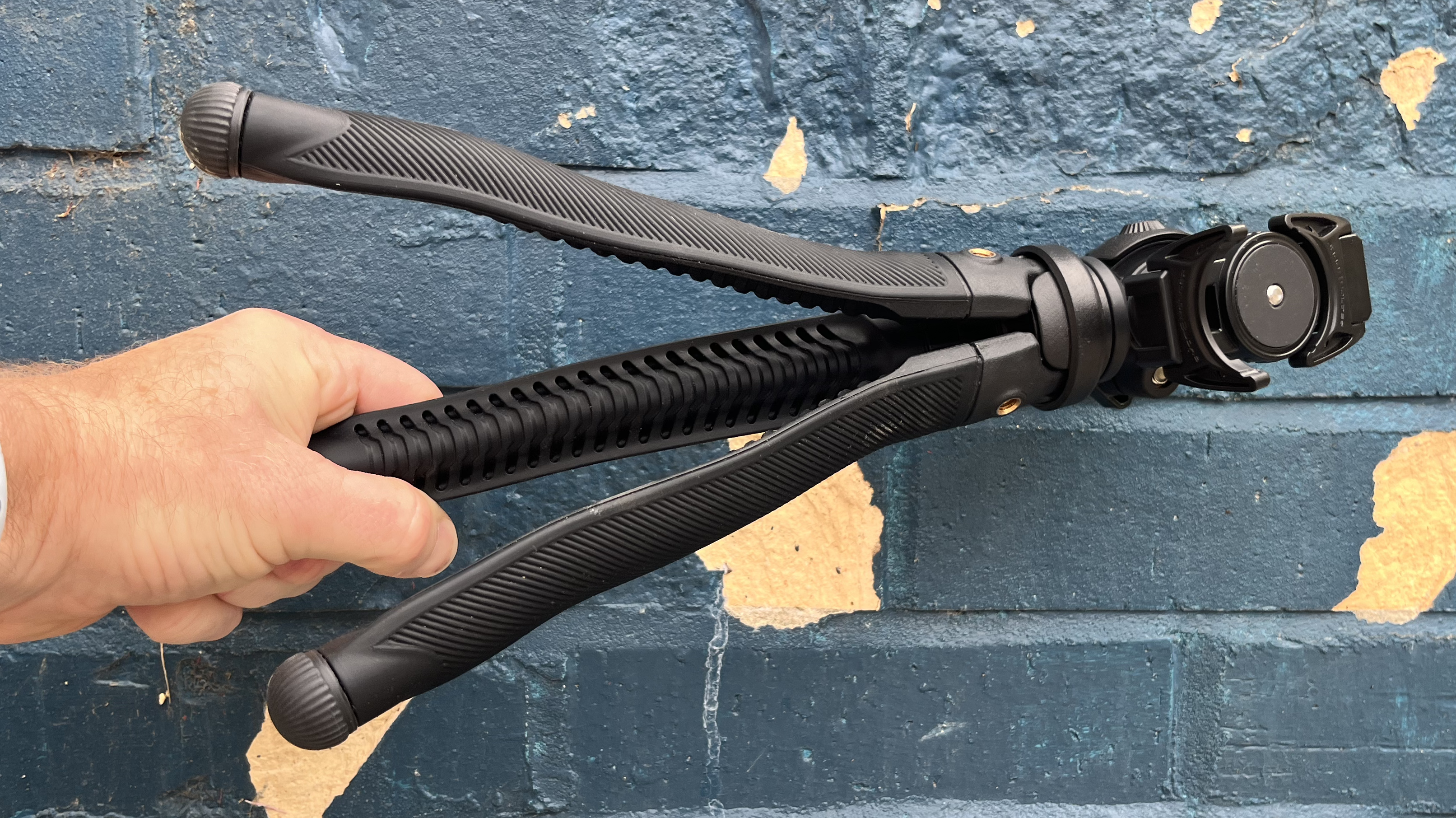 Freewell Vlogpod Treppiede 3K | Con Supporto Telefono, Scarpa Fredda E Vite 1/4", Carico 3kg, Per Vlog E Viaggi