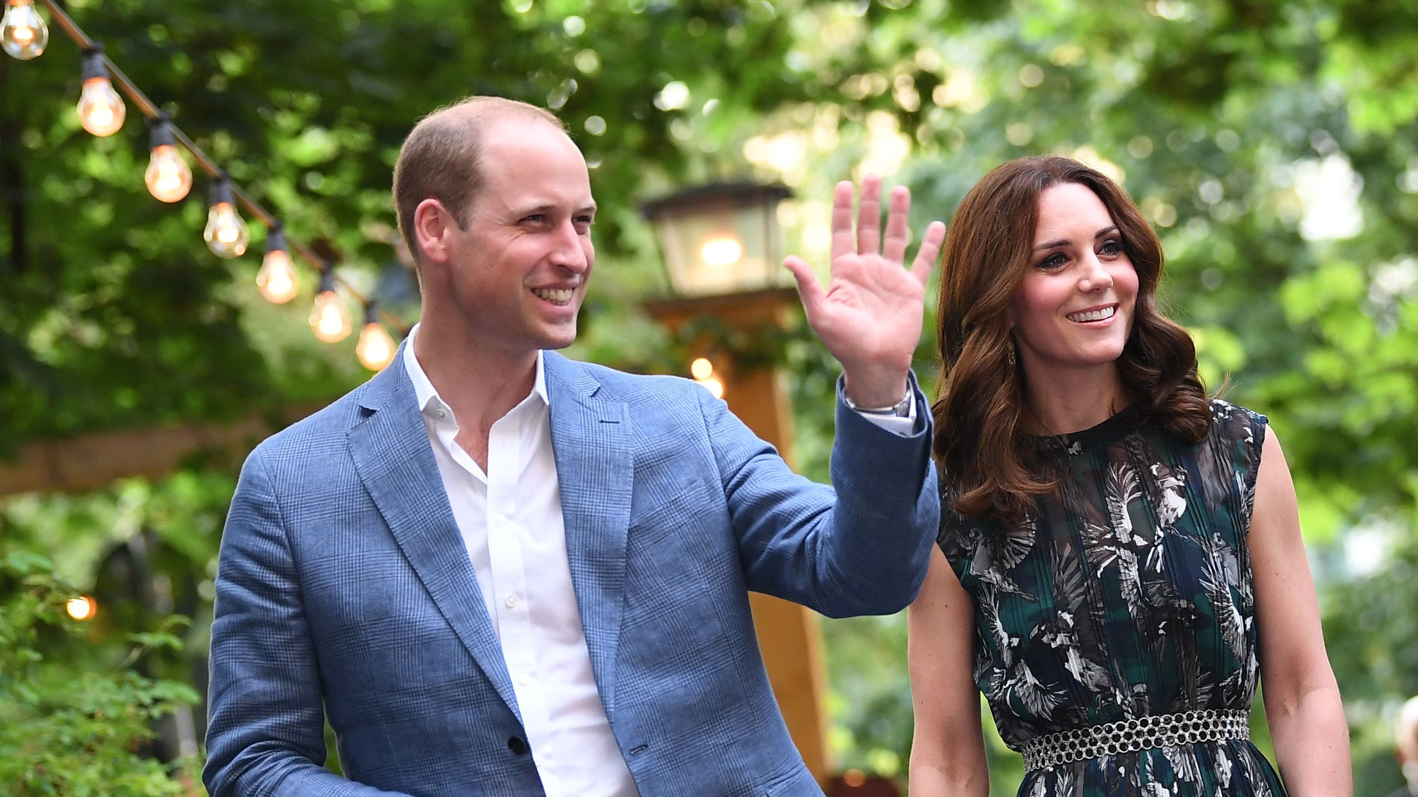 Kate Middleton, Princess Charlotte, And Prince Louis Walked Around ...