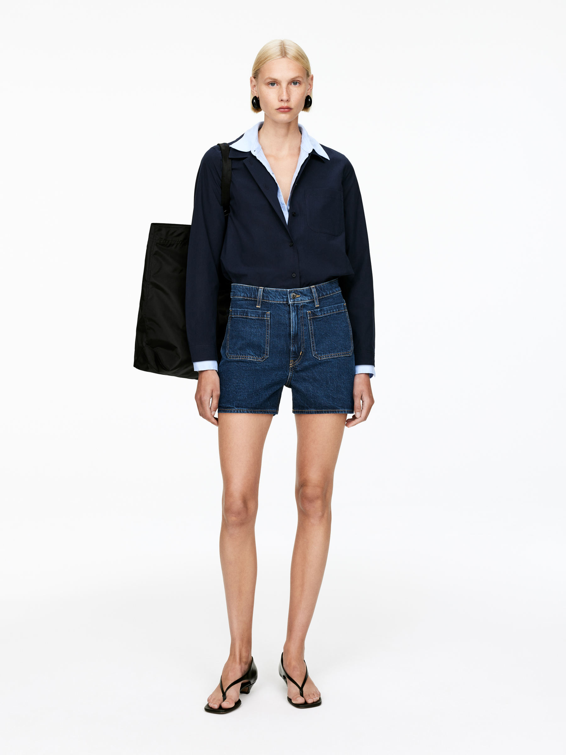 Lupine Patch Pocket Shorts 
 Dark Blue 
 Women 
 Arket Gb