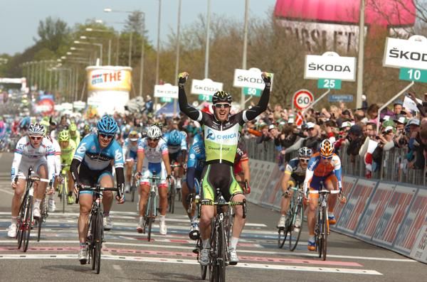 Matthew Goss (Orica-GreenEdge) nabs the win on stage 3 of the Giro d'Italia