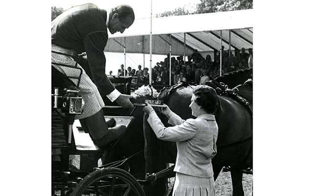 HM THE QUEEN PRESENTS THE DRIVING TROPHY TO H.R.H PRINCE PHILIP