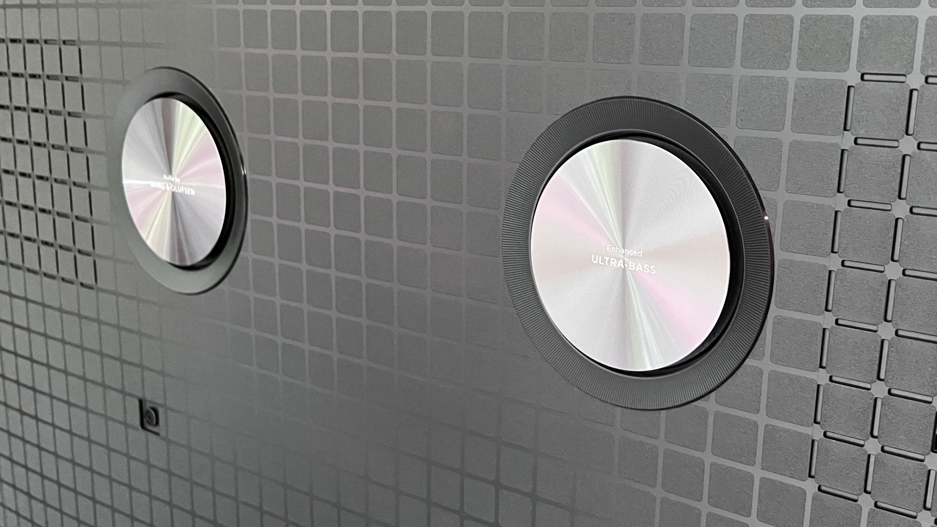 TCL QM8K rear panel bass modules