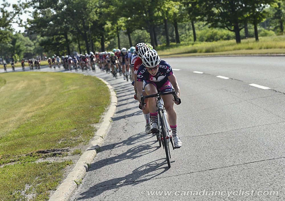 The peloton could not organize a steady chase