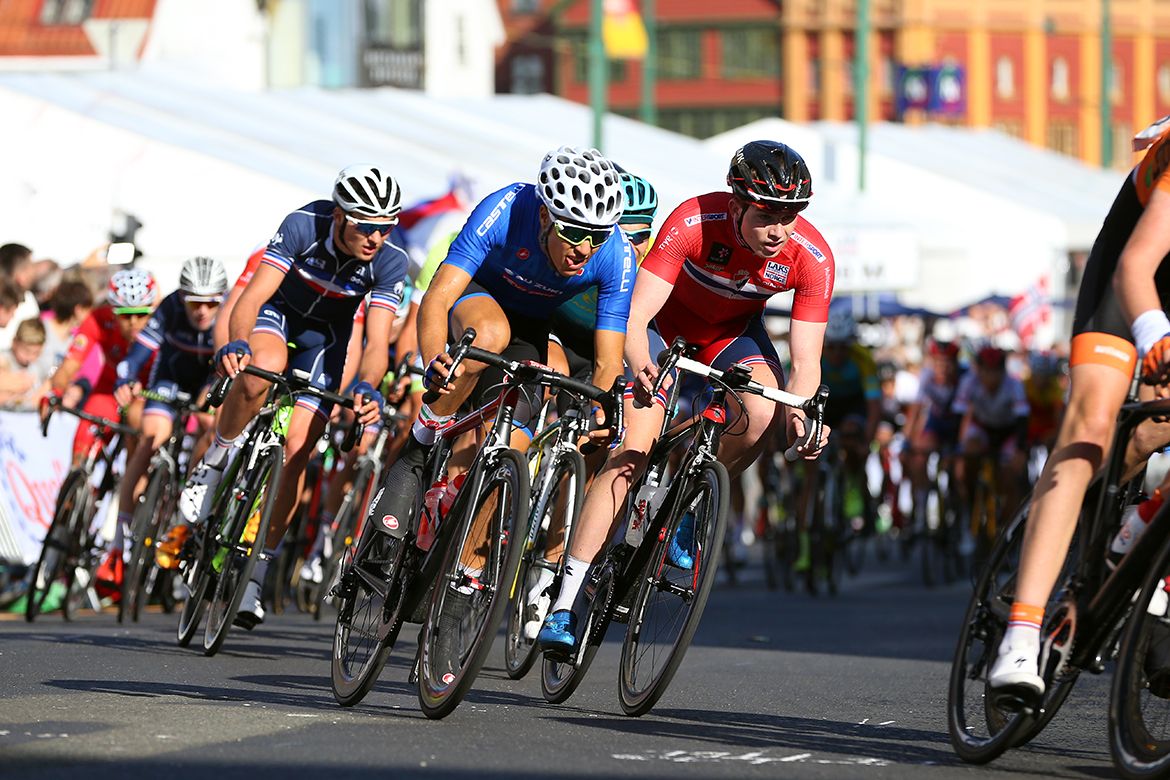 The final lap of the junior men's road race in Bergen.