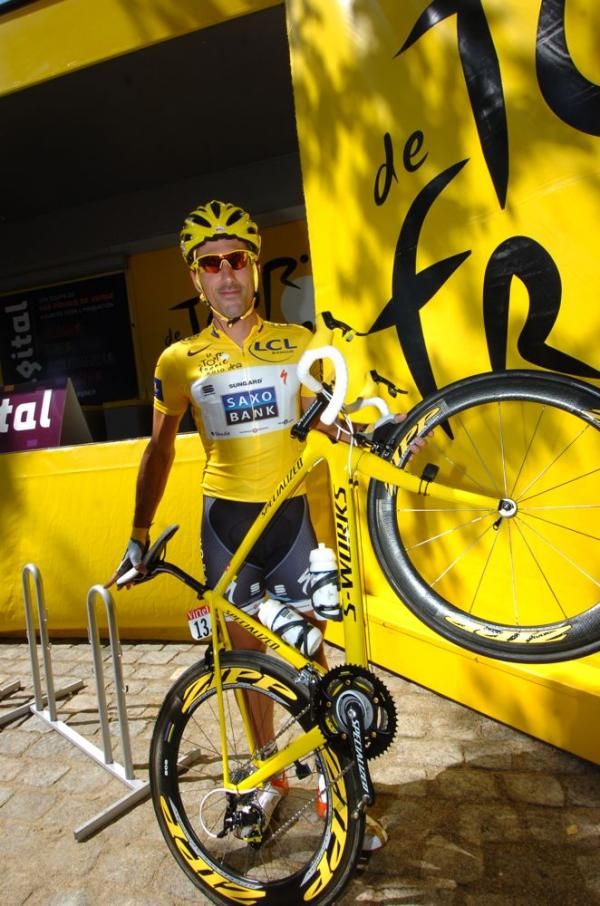 Fabian Cancellara (Saxo Bank) had a yellow bike to go with his yellow helmet